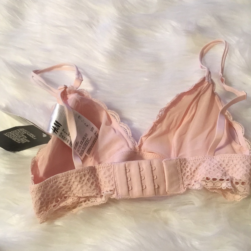 Lovely Triangle Bra w light Pads💕 - Picture 3 of 7